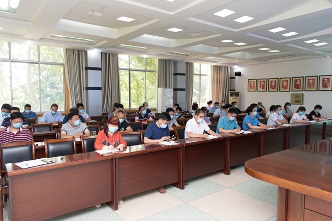 学院召开新冠肺炎疫情防控常态化工作会议