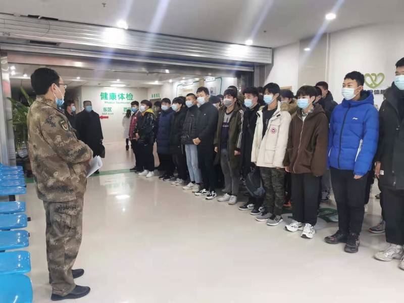 我院开展大学生春季征兵体检工作