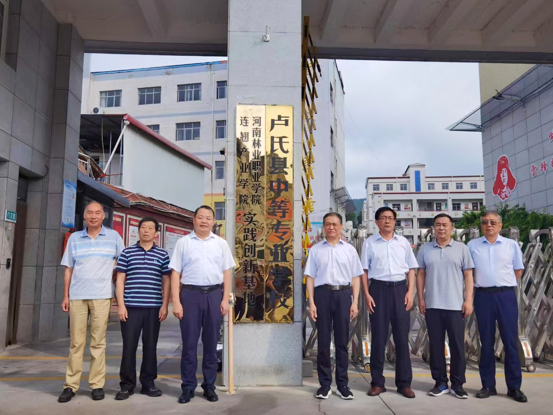 4dea9d10ba3148ffbb54b402250c085a.jpg 4dea9d10ba3148ffbb54b402250c085a.jpg