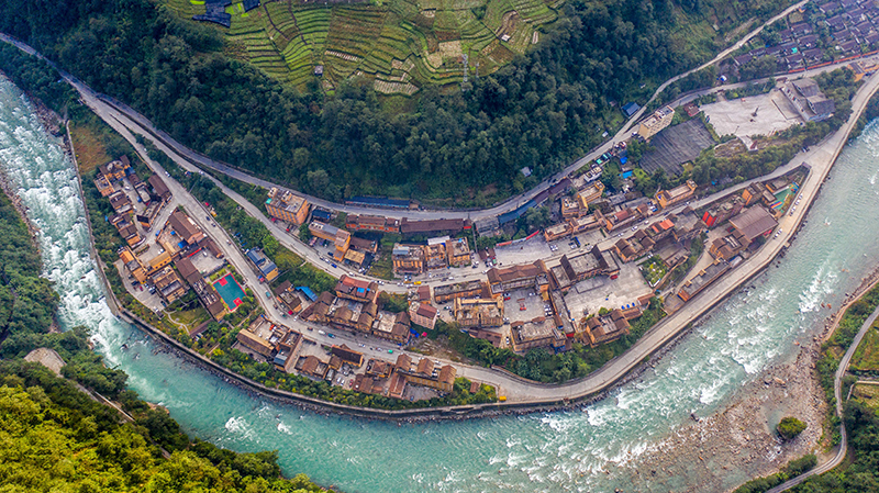在高质量发展中赢得历史主动——以习近平同志为核心的党中央引领重塑新时代中国经济述评 在高质量发展中赢得历史主动——以习近平同志为核心的党中央引领重塑新时代中国经济述评