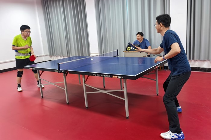 以球会友凝合力 挥拍逐梦展风采 ——我校工会教职工乒乓球比赛圆满落幕