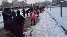 生态工程与旅游系组织义务除雪活动