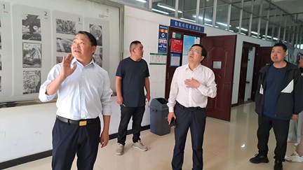 副校长刘耀玺带队进行校园安全及防汛工作检查