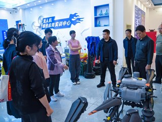 统战赋能、产教融合——瀍河区委统战部走进河南林业职业学院航空工程学院开展“航空航天馆主题”党日活动
