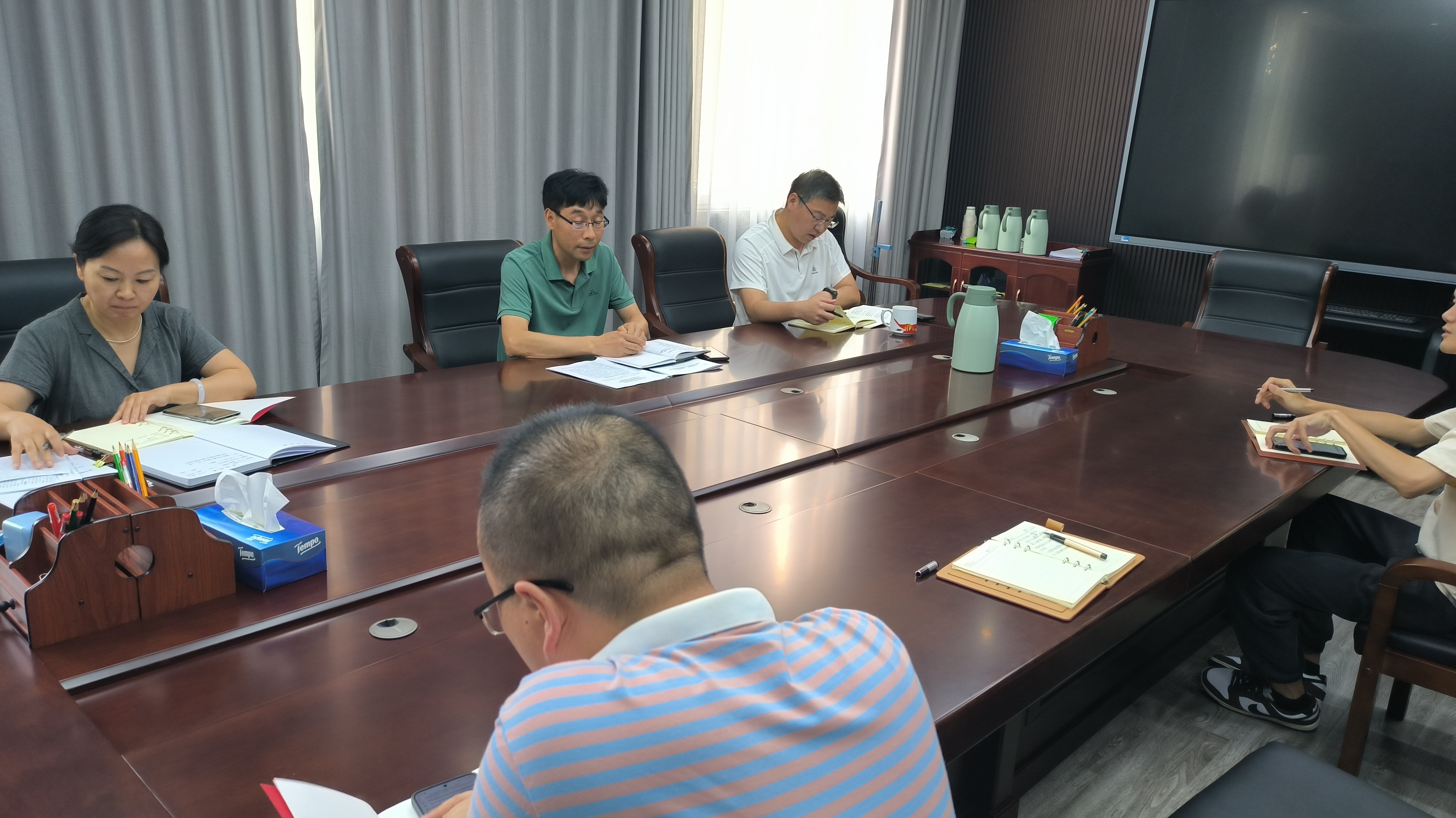 计划财务处党支部开展党纪学习教育第二次集中学习研讨