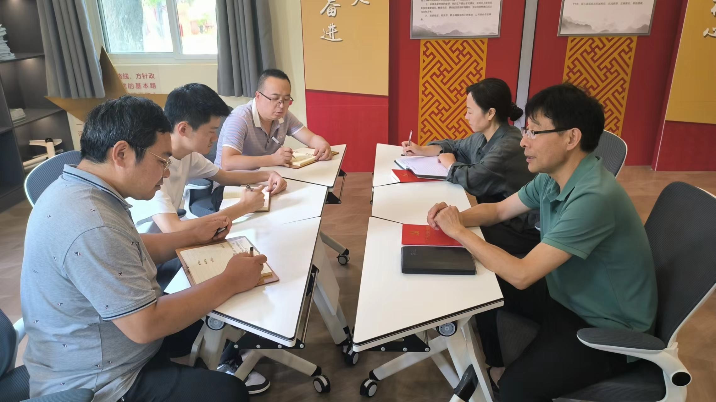 计划财务处党支部开展党纪学习教育第三次集中学习研讨