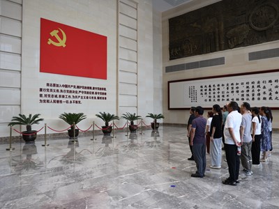 校纪委组织赴河南省廉政文化教育馆开展警示教育