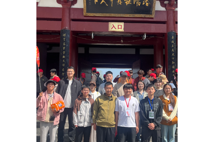 旅游与食品学院教师看望慰问实习学生