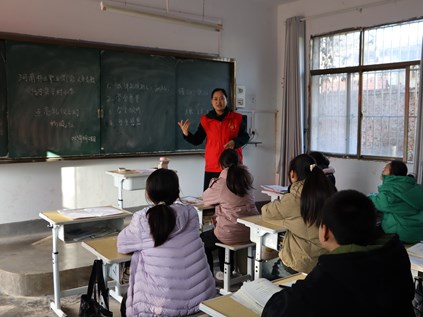 学院开展校地结对帮扶洛宁县义务支教及物资捐助活动