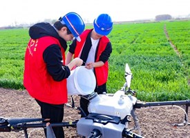 【河南高教】把课堂开到田间地头！河南林业职业学院无人机专业师生助力春耕