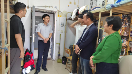 党委副书记王新建深入学生宿舍开展安全检查工作