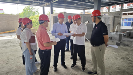 校长陈红卫到园林景观工程赛训中心建设工地考察调研
