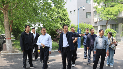 校长陈红卫带队开展“五一”节前校园安全专项检查工作