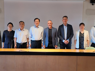 校长陈红卫一行赴意大利马尔凯高等技术智慧学院访问交流