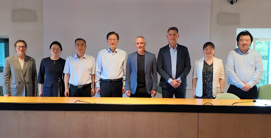 校长陈红卫一行赴意大利马尔凯高等技术智慧学院访问交流