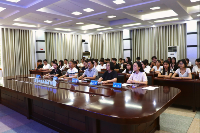 我校开展大学生讲时事政治思政课实践教学活动