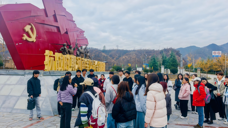 红绿交融铸魂育人 行走思政课赋能青春成长