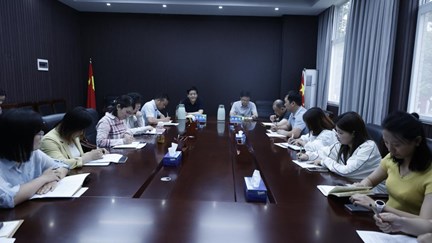 我校召开学生工作座谈会
