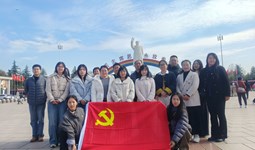 踏寻红色足迹，筑牢信仰之基 ——商务学院党员教师赴南街村开展红色文化学习