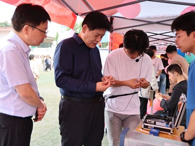 我校第十八届社团文化月盛大开幕