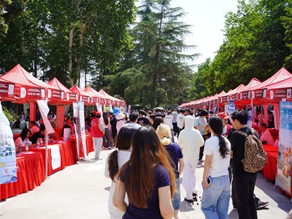 我校成功举办大型双选会 助力毕业生开启新征程