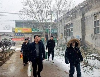 情暖寒冬 爱润学子——副校长刘帅武带队开展学生走访慰问活动